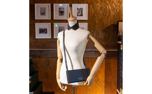 豊岡財布　トラベルモバイルショルダーL（ブラック）