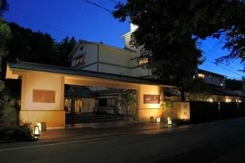 京・YUNOHANA RESORT 翠泉 ご宿泊補助券72,000円分 旅館 旅行 クーポン ギフト 湯の花 温泉 食事付き スパ 高級 ペア 観光 