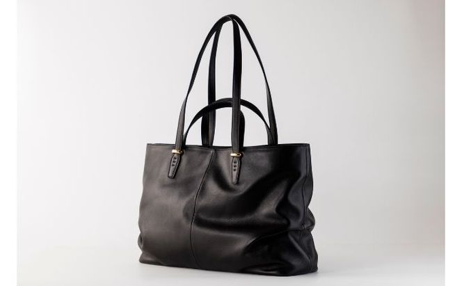 牛革ふっくらとしたトートバッグ【ZIT003】 ファッション かばん 柔らかい スムース 上質 国産牛革 贅沢 軽い アクセント テフロン 加工 A4ファイル 