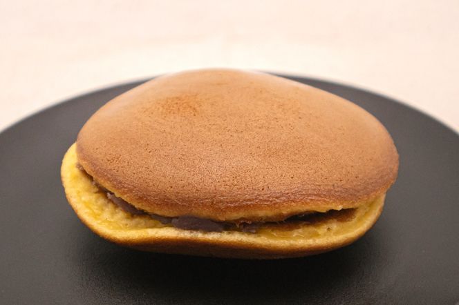 さんなすび どら焼き つぶあん 10個　北海道　つぶあん　おやつ　お菓子　焼き菓子　北海道産はちみつ　贈り物　ギフト