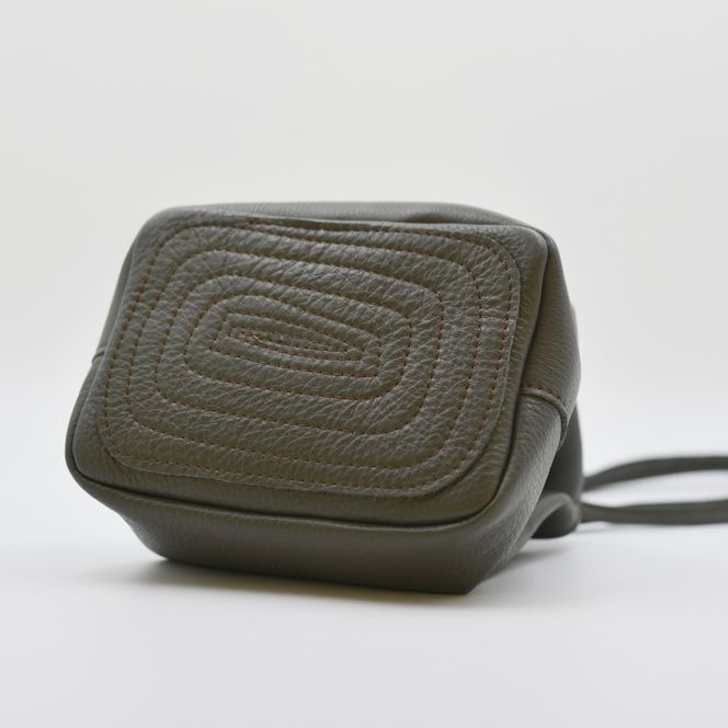 益子の革工房maharoの巾着バッグ（S）ダークグレー (AX141-2)