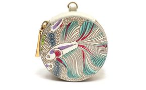 【文庫屋大関】マカロンポーチ ラビリンスフィッシュ＜グリーン＞【皮革工芸品】 ポーチ ミニポーチ 小物入れ アクセサリー入れ イヤホン入れ 収納 保管ケース 手のひらサイズ  本革 革 皮革 工芸品 工芸 雑貨 ギフト プレゼント 日本製 東京