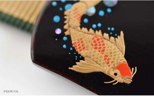 錦鯉蒔絵 黒檀漆塗帯留め 錦鯉 黒檀 漆 蒔絵 帯留 帯留め ハンドメイド アクセサリー 和装 着物 和服 ギフト 伝統工芸 工芸品 国産 日本製 うるしアート 復興 震災 コロナ 能登半島地震復興支援 北陸新幹線 F6P-1221