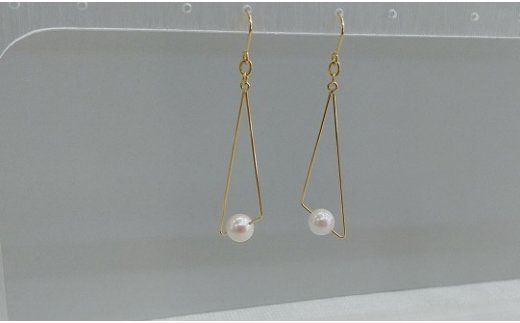 J-92伊勢志摩あこや本真珠ピアス(トライアングル)G