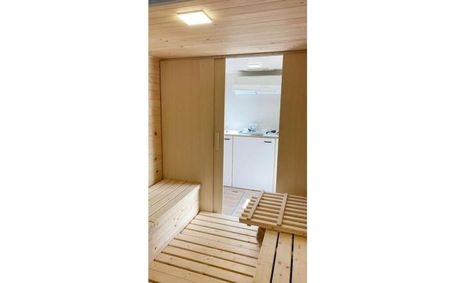 日崎工業株式会社　サウナにもなる！キャンピングトレーラー