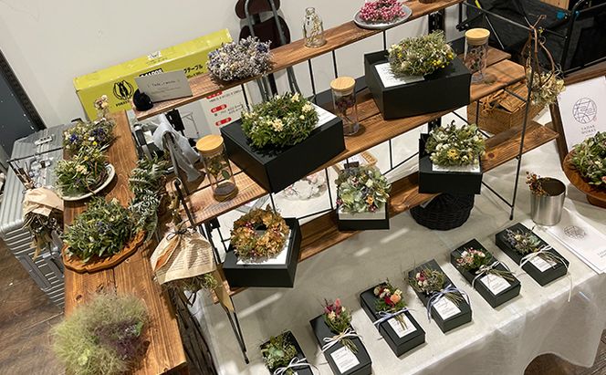 こだわりを紡いだドライフラワー リース（小） インテリア 雑貨 壁掛け 植物 お花 おしゃれ 玄関 リビング ドア 店舗 お店 飾り お花のリース 