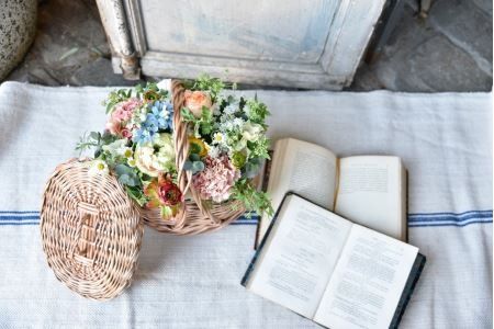 ~定期便~季節のお花をたっぷり詰め込んだフラワーアレンジメント