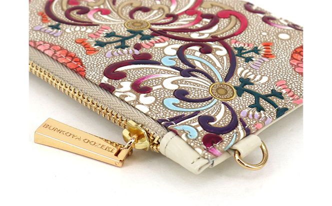 【文庫屋大関】すっきりカードケース　乱菊＜赤紫＞【皮革工芸品】 ファッション小物 雑貨 フラグメントケース 小銭入れ付き 収納 スマート 日本製 