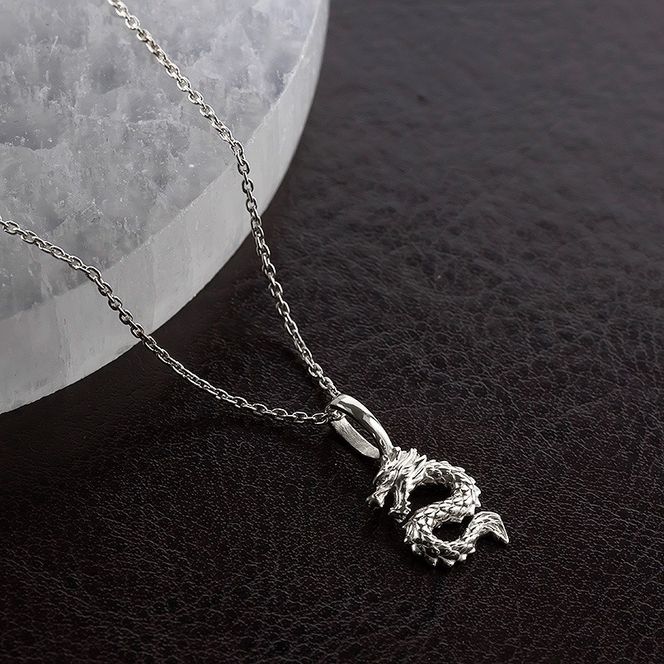 純プラチナ ネックレス レディース 龍 ドラゴン ペンダントトップ 竜 プラチナ pt999 石なし シンプル ジュエリー 人気 普段 使い 250515201pt999 SWAA325