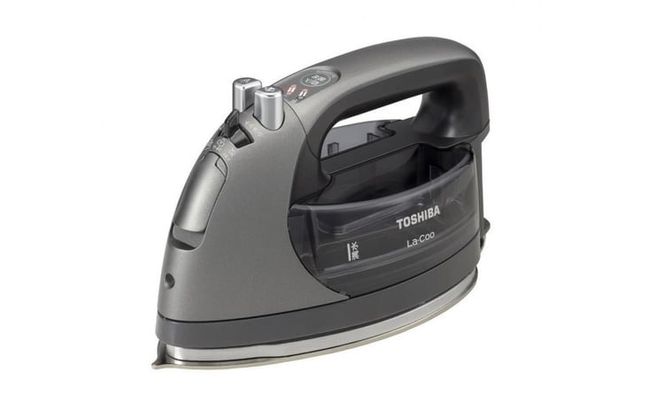 コードレス アイロン 東芝 パワフルスチーム TA-FDX970(K) 軽量 コンパクト スチーム時間最長約3分 温度調節可 抗菌水ミスト オートパワーオフ 家電 生活家電 衣類 シワ ラク シャツ ワイシャツ スカート ブラウス 人気 おすすめ 新生活