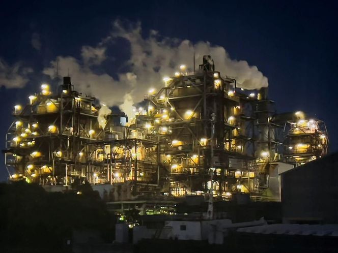 川崎工場夜景屋形船クルーズ乗船クーポンと川崎工場夜景特製グッズ3点セット　2名様分 kw0071-0002