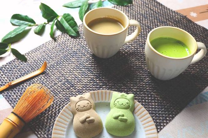 〈京の老舗〉ねこ忍茶かぷちーの2箱セット（お湯やミルクをかけるとドロン）〈スイーツ 宇治抹茶 抹茶 お茶 茶 カプチーノ ほうじ茶 アイス ホット ミルク ギフト 贈り物 飲料 加工食品〉 和菓子 