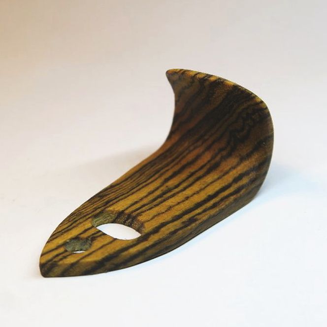 木製サムフック＆サムレスト ヤナギサワ用 ［195S21］ 木製 サムフック サムレスト 選べる 素材 シタン グラナディラ ボコーテ 肌触り 優しい素材 幅広い分野 中間的 サウンド 黒色 硬い木 茶褐色 黄色 杢目 柔らかい木 管楽器用 愛知県 小牧市 送料無料