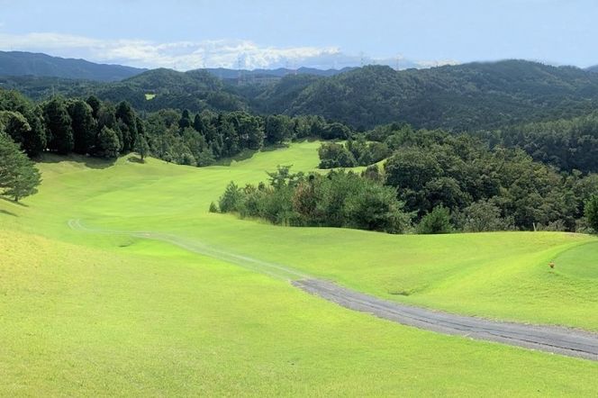宇治田原カントリー倶楽部　ゴルフ平日プレー券　2枚〈ゴルフ ゴルフ場利用権 プレー券 平日プレー券 チケット 平日2名様 イベント〉 ゴルフプレー券 