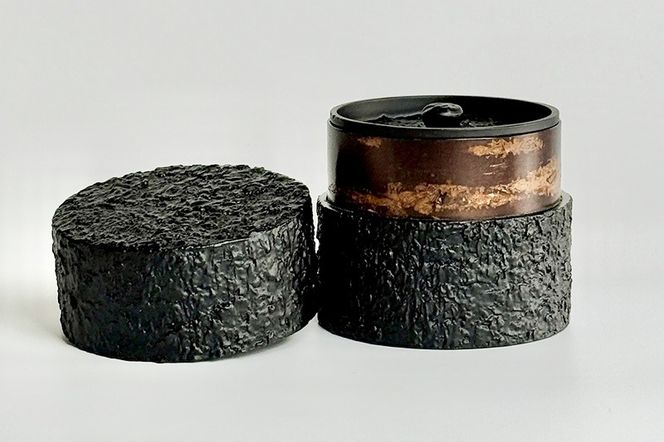 角館樺細工《冨岡商店》茶筒 マットバーク ブラック ワイド S 角館工芸協同組合|02_kdk-0j1101a