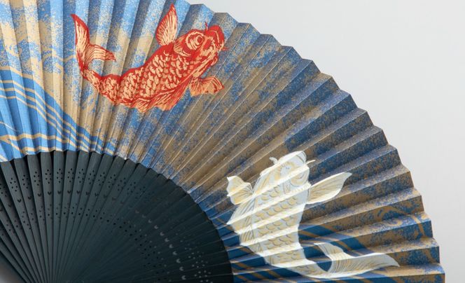 【L-530】鈴木扇子店 近江扇子 紅白鯉　7.2寸(約21.6cm)［高島屋選定品］