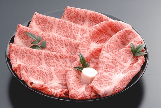【４等級以上の未経産牝牛限定】近江牛肩ロースすき焼き【500g】【AF03W】