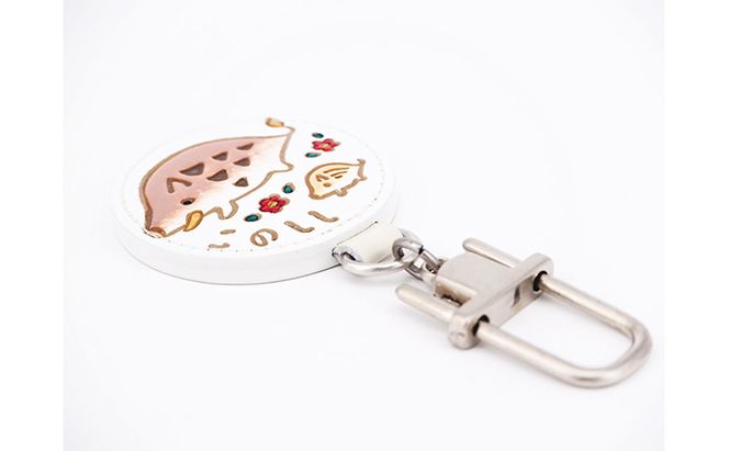 文庫屋大関 干支キーホルダー 亥 ドアに冷蔵庫にペタリ 干支 キーホルダー マグネット入り 磁石入り 革製品 革小物 革製 日用品 雑貨 小物雑貨 マグネット 磁石 工芸品 民芸品 伝統工芸品 東京 東京都 墨田区