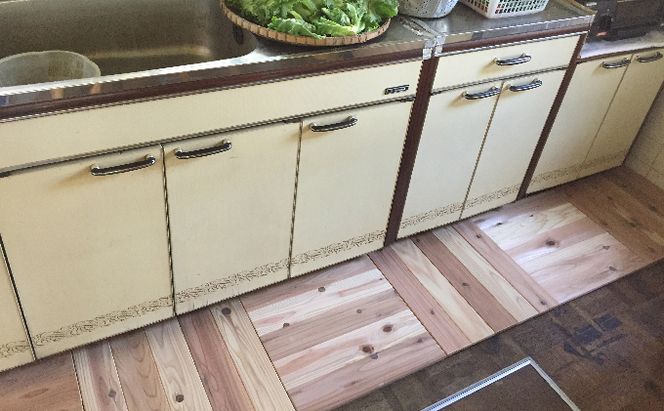 床敷き無垢ボード8枚セット〈無垢材 暖衝効果 断熱効果 調湿効果 抗菌作用 吸音効果 雑貨 日用品 工芸品〉 