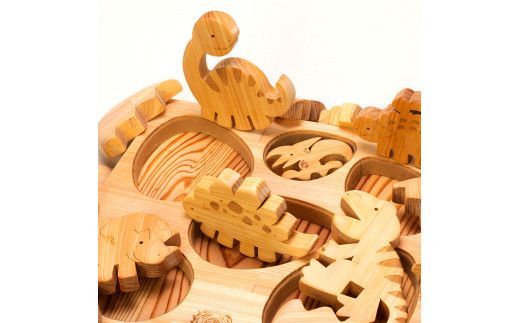 【CF-R7hbk】YKS022　山のくじら舎 かくれんぼパズル きょうりゅう 木製 玩具 赤ちゃん ベビー 幼児 恐竜 ギフト 包装 ラッピング プレゼント 贈り物 贈答 出産祝い 誕生日祝い のし 熨斗対応 高知県産