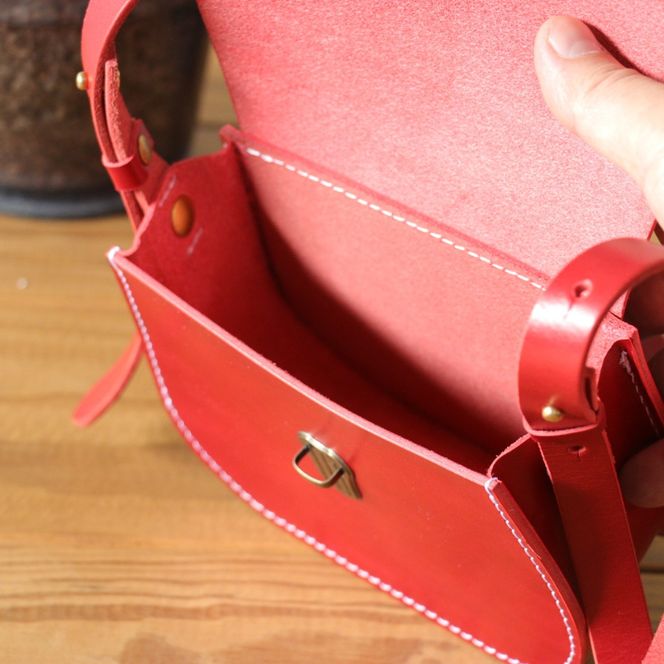 【レッド】SB-02 ミニショルダーバッグ  	Z132VC01