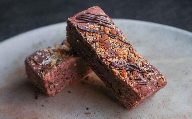 ブラウニー 3個セット 沖縄フレーバー (パイナップルミントマリーゴールド ・ 黒糖カラキ ・ シークヮーサー月桃) 沖縄市 / Lives Chocolate[BCEI007]