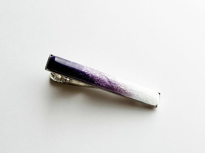 藤色の七宝焼ネクタイピン(長)