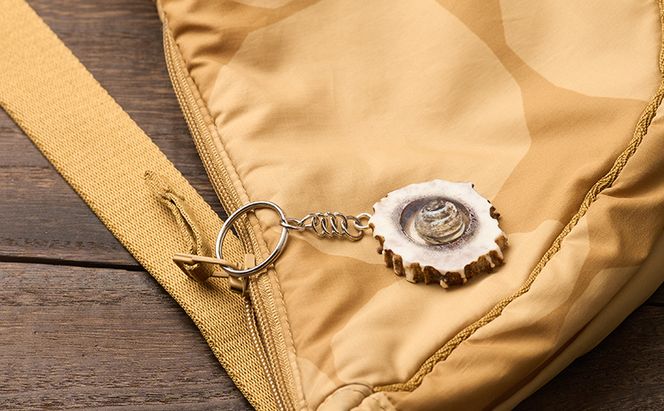 鹿角と牡蠣のキーホルダー 1個 [ 鹿 鹿角 キーホルダー 牡蠣殻 牡蠣 雑貨 小物 お土産 プレゼント ギフト ハンドメイド 自然素材 北海道 厚岸町 ] 