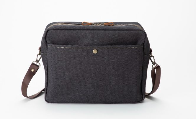 【J-248】ｋｉｉ工房　帆布かばん　ボックスショルダーＬサイズ 先染め黒【高島屋選定品】