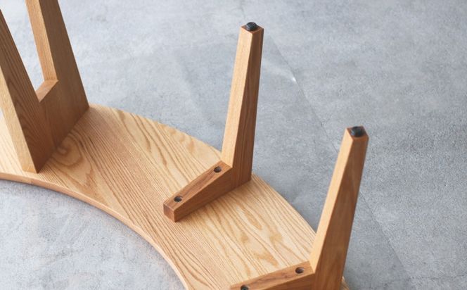 ベンチ 木製 ラウンドベンチ オーク材 ダイニング チェア 背もたれ 無し 丸テーブル 椅子 無垢 秋山木工 秋山木工株式会社 家具 インテリア 静岡県 藤枝市 