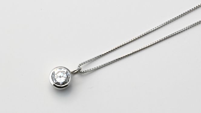 プラチナ900　最上等級カラーDカラー天然ダイヤモンド　大粒0.50ｃｔ　ふせこみネックレス FNP-9 250-009