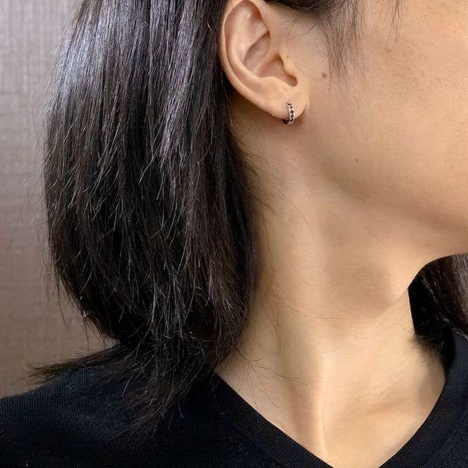 プラチナ フープピアス 片耳 ブラックダイヤモンド フープ ピアス レディース 0.10ct 中折れ式 pt900 リングピアス 250401bd201pu SWAA391