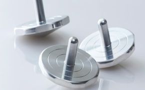 上峰町の金属加工会社製｢上峰 精密コマ｣ 3個セット【受注生産!!】C-521