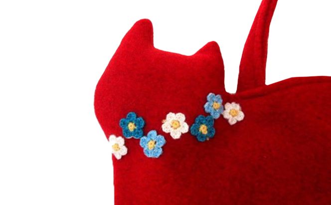 お花モチーフネコバッグ＊カーディナルレッドA ファッション かばん 手編みトートバッグ 花飾り 厚み 崩れにくい 生地 上品 差し色 入れ口小さめ かわいい おしゃれ 