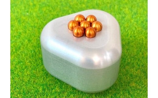 ひんやり冷たいアルミ合金製 KIHOの文鎮 （おむすび形ペーパーウエイト
