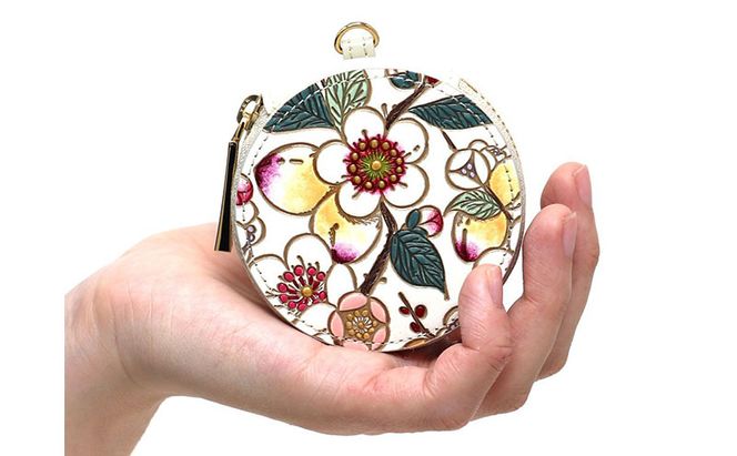 【文庫屋大関】マカロンポーチ 梅花（メイホア）【皮革工芸品】 ポーチ ミニポーチ 小物入れ アクセサリー入れ イヤホン入れ 収納 保管ケース 手のひらサイズ  本革 革 皮革 工芸品 工芸 雑貨 ギフト プレゼント 日本製 東京