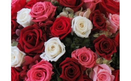 【日付指定可能】プリザーブドフラワーローズ（ピンク＆レッド）60輪のアレンジメント 薔薇 バラ ギフト プレゼント ラッピング 産地直送 インテリア お花 フラワー ボリューム満点 H193-020