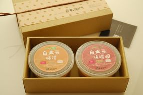 京都・喜右衛門 「有機味噌ギフト乙女椿（おとめつばき）」幅広い料理に適した白大豆味噌400g×2種〈みそ 味噌 有機 オーガニック 天然醸造 発酵食品 ギフト 贈り物　調味料〉