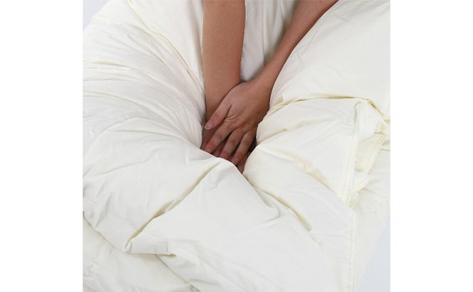 羽毛布団ダブル掛け布団日本製ダウン90％1.4kg立体スクエアキルト8か所ループ付き無地クリーム 寝具 軽量 立体キルト ピュアダウン 