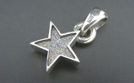 Medium pentagram pendant