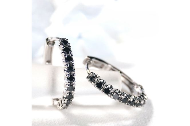 ピアス フープピアス プラチナ PT900 ブラックダイヤモンド 0.36ct 【f215-bd-pt】 [オーダーメイドジュエリーメイ 山梨県 韮崎市 20745466] アクセサリー アクセ レディース ジュエリー ダイヤ 宝石 フープ エタニティ かわいい 輪っか バネ式 キャッチレス 中折れピアス
