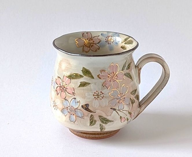 【ギャラリー洛中洛外】優しい色合いの桜が描かれてます 彩さくらマグカップ 261009_A-GM011