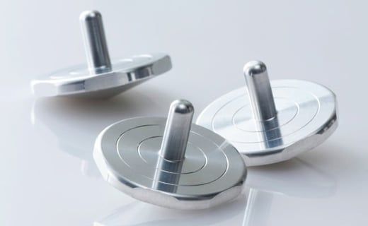 上峰町の金属加工会社製｢上峰 精密コマ｣ 3個セット【受注生産!!】C-521