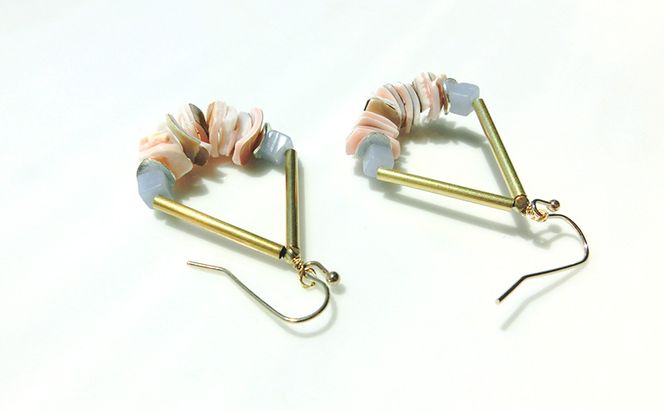pastel shell ピアス 貝 アクセサリー 1個  [Q]handmadejewely【シンプル 可愛い ピングベージュ ゴールド シルバー ブルー シェル ハンドメイド ジュエリー 手作り  職人 上品 華やか ドレス 大人の雰囲気 ギフト プレゼント ラッピング 結婚式】