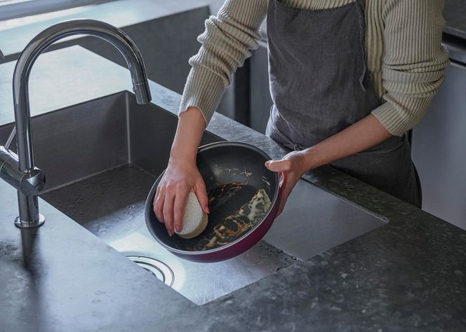 フライパン TERACOAT 12点 セット レッド アイリスオーヤマ IH ガス フライパン鍋セット 26cm 鍋 卵焼き 卵焼き器 エッグパン 炒め鍋 蓋 蓋付き 取っ手 取っ手が取れる 調理器具 キッチン IH対応 ギフト EHDC-T12S アイリス 宮城 宮城県 大河原町