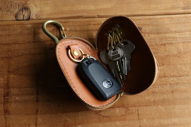 ラウンドファスナーキーケース【ライトブラウン】  	Z115VC01