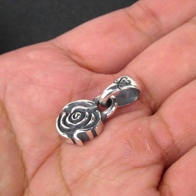 Flower pendant フラワー ペンダント ｜ シルバー アクセサリー 花 モチーフ 925 ペンダントトップ ネックレス チャーム ジュエリー アクセ ファッション ハンドメイド 人気 シンプル ギフト プレゼント 年末年始 お中元 お歳暮 内祝い 快気祝い