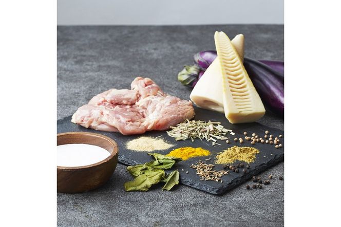 カレー 華味鳥のグリーンカレー 180g×1個 [ 味の兵四郎 福岡県 筑紫野市 21761570] レトルト グリーンカレー レトルトカレー チキン スパイス だし入り 簡単 便利 おかず 保存食 非常食 一人暮らし