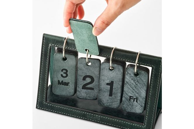 SOMES 万年カレンダー （グリーン）DU-30-ro [ソメスサドル 北海道 砂川市 12260810-a] ソメス カレンダー 卓上 本革 革 革製品 レザー somes saddle