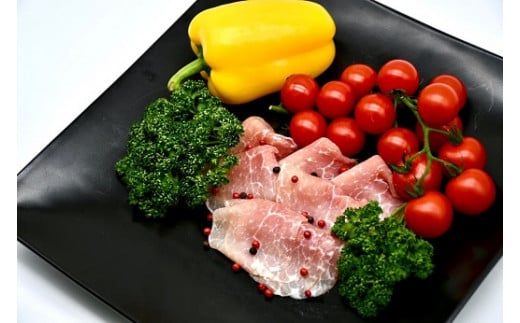 松阪豚 モモ 生ハム 100ｇ ×3パック 松阪豚専門店 まつぶた ブランド 肉 サラダ パスタ オードブル パーティー 国産 ふるさと納税 豚肉 ポーク ぶた肉 三重県 松阪市【000491】